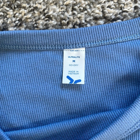 Old Navy Cropped Shirt - Picture 2 of 2